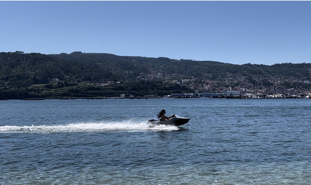 MiniBoat navegando
